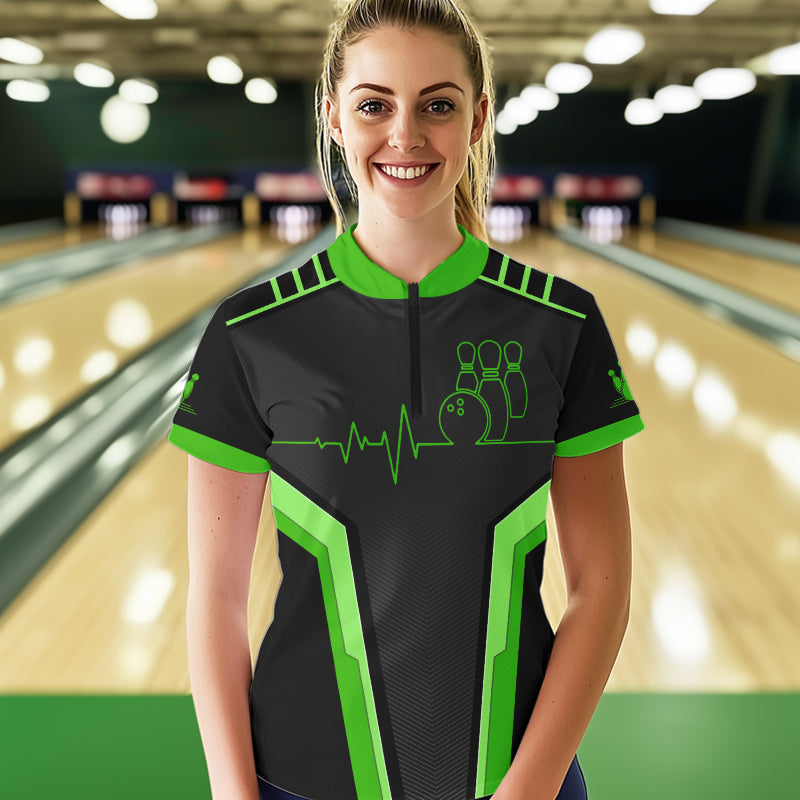 Personalisierte 3D-Bowlinghemden für Damen, schwarz-grüne Hemden mit Viertelreißverschluss im Herzschlag-Design NQS4599